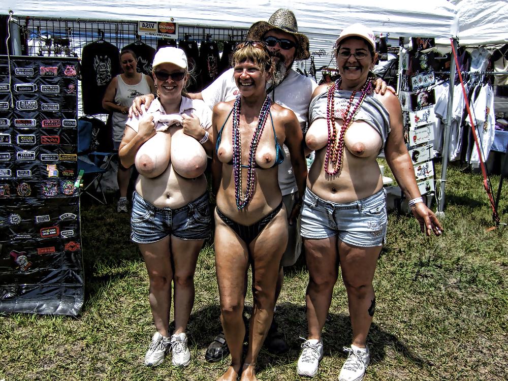 20P Photoshop fun ( Public nudity 1 )