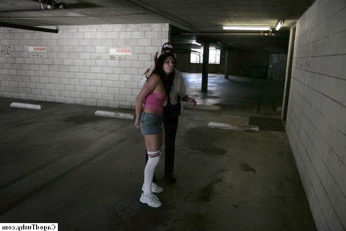 14P Shoplifter fuck by prison guard deep in ass