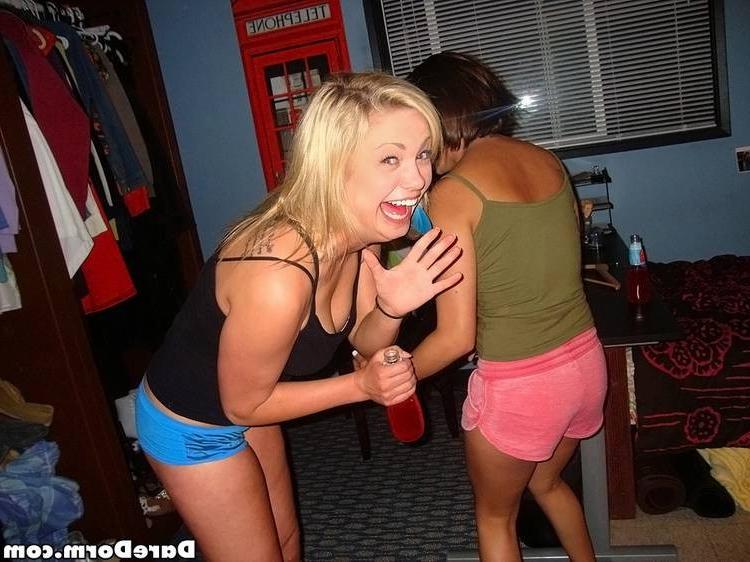 15P Real college girls having sex in their dorm party