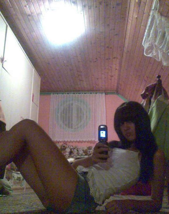 16P Pictures of hot and sexy camwhores