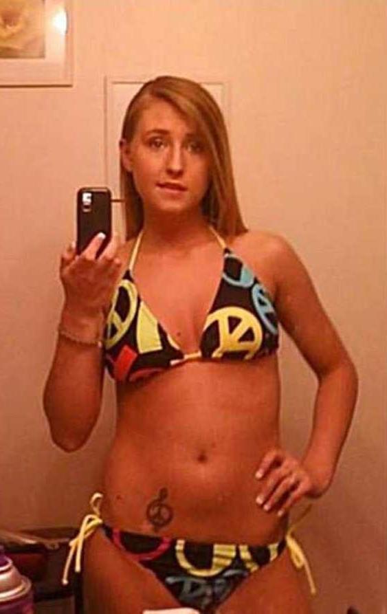 16P Pictures of hot and sexy camwhores