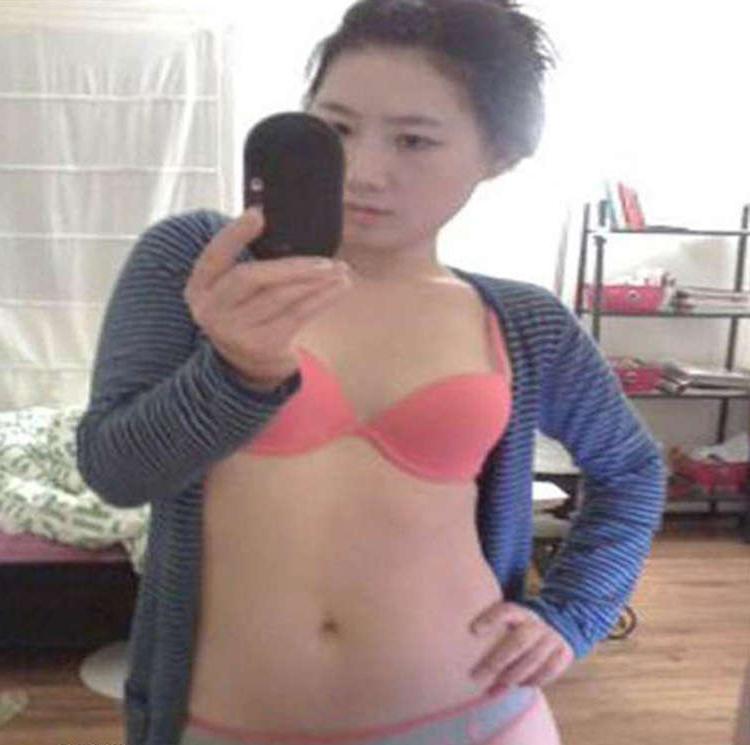 16P Pictures of hot and sexy camwhores