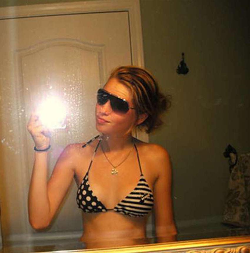 16P Pictures of hot and sexy camwhores