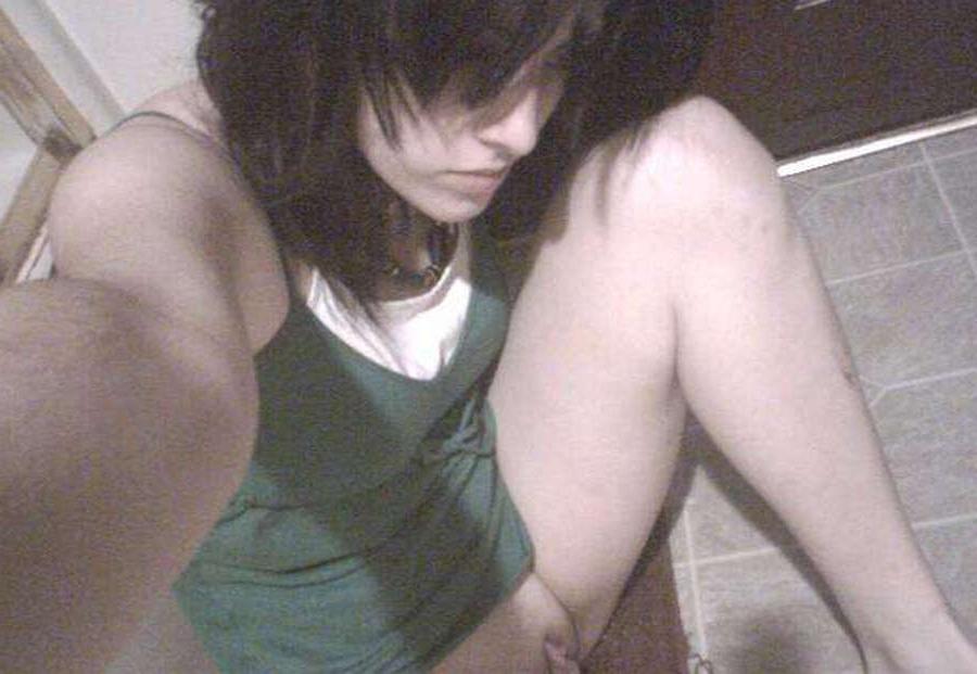 16P Nice photo set of sexy pretty babes