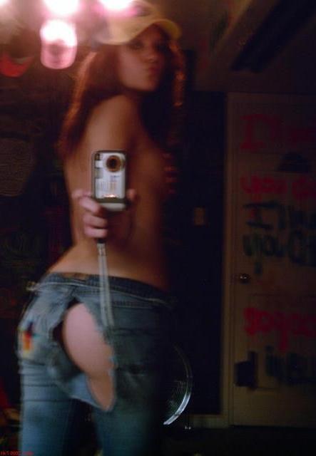 18P Spunky babe nude