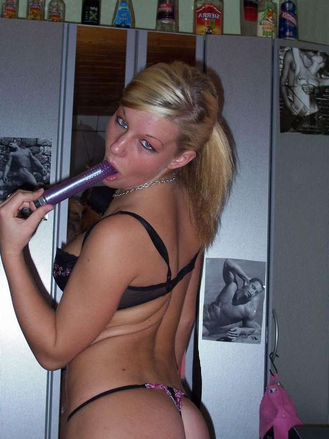 16P Pictures of a busty GF in her lingerie