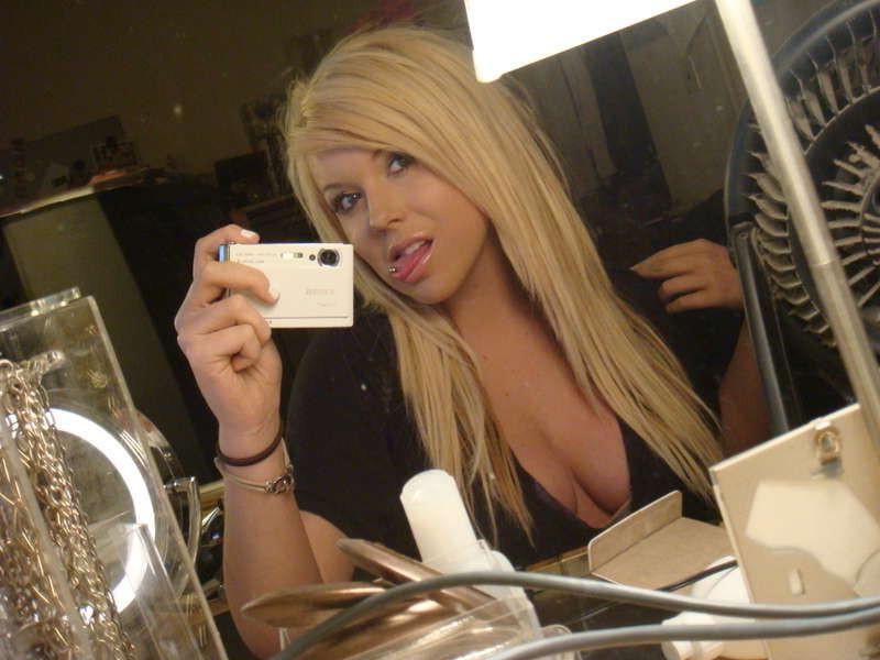 15P Nice picture collection of gorgeous camwhores