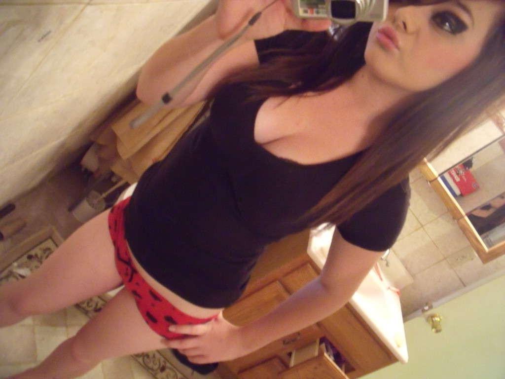 15P Nice picture collection of gorgeous camwhores