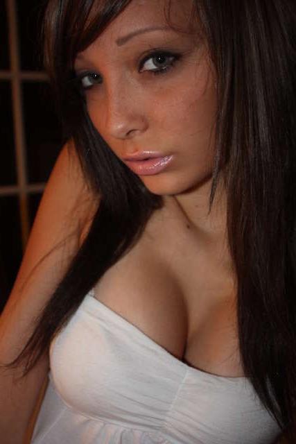 15P Nice picture collection of gorgeous camwhores