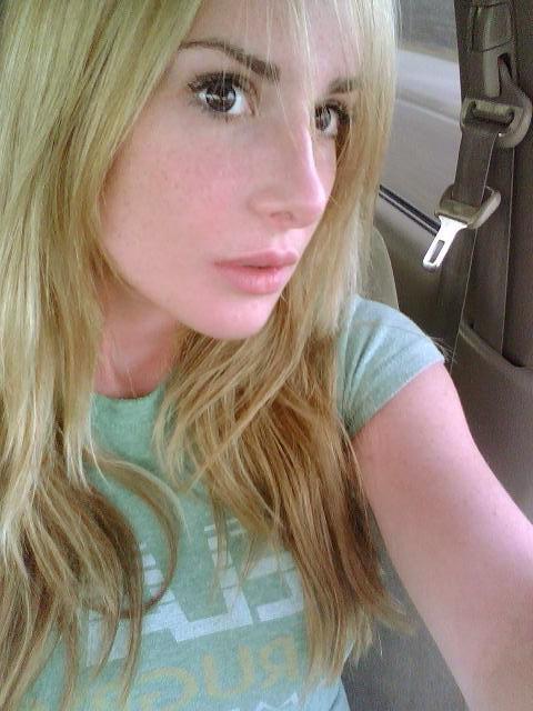 14P Beautiful blonde selfshooting