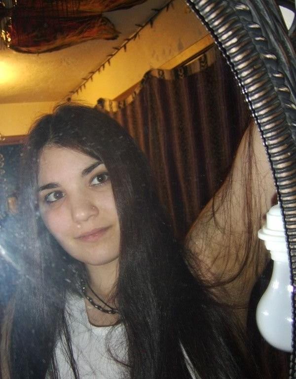 18P Hottie brunette selfpics