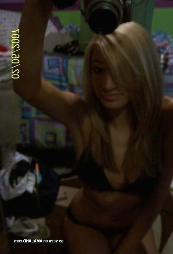 16P Picture gallery of amateur sexy teen Alisha camwhoring