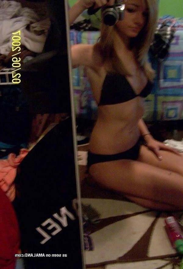 16P Picture gallery of amateur sexy teen Alisha camwhoring