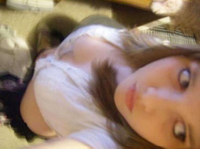 16P Pictures of hot and kinky camwhoring babes