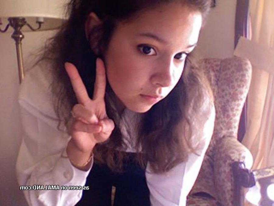 16P Photo compilation of an amateur pretty chick's selfpics