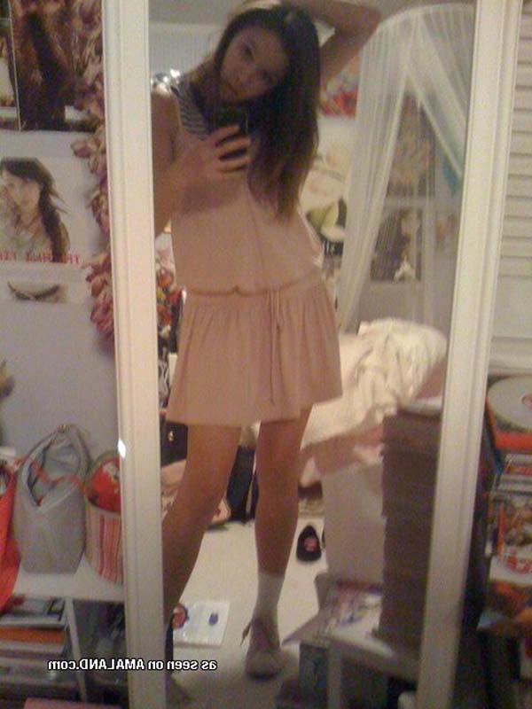 16P Photo compilation of an amateur pretty chick's selfpics