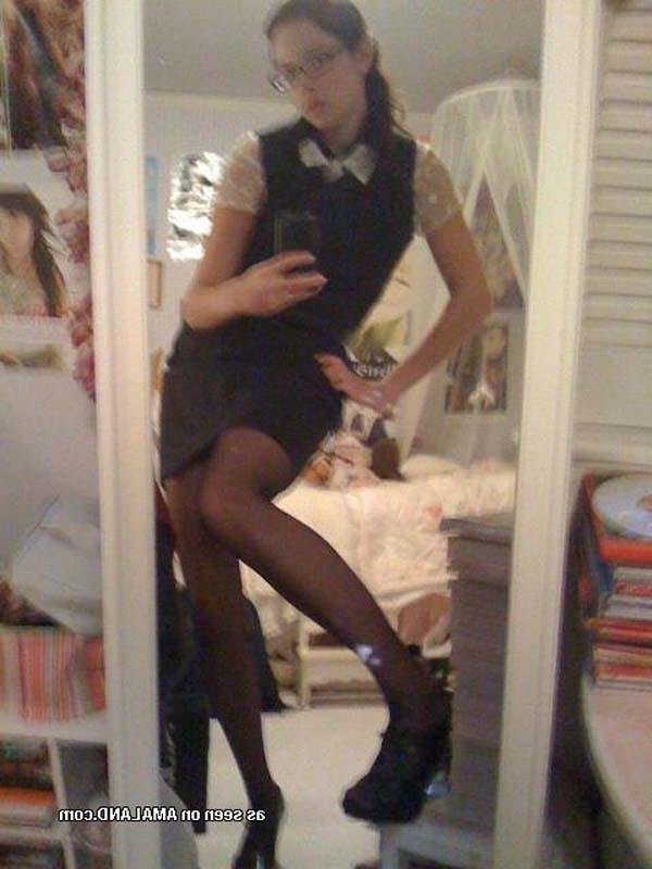 16P Photo compilation of an amateur pretty chick's selfpics
