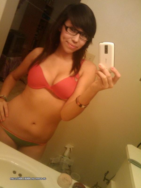 16P Pictures of sexy amateur girlfriends with nice breasts