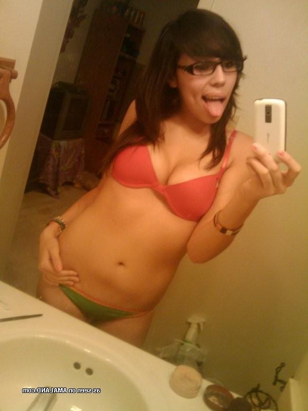 16P Pictures of sexy amateur girlfriends with nice breasts