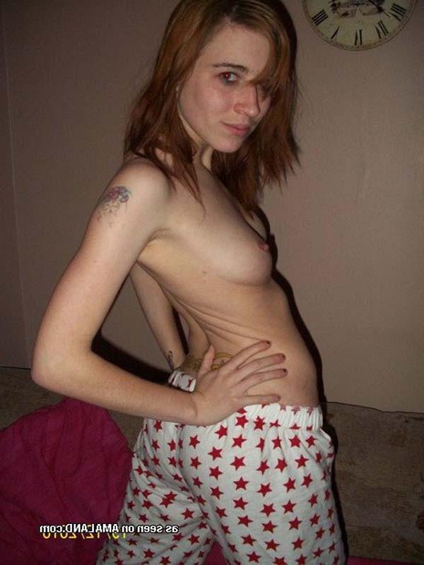 15P Sizzling collection of two slim hotties' nice sexy photos