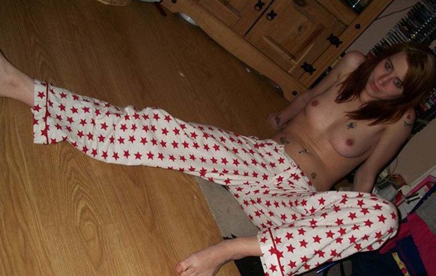 15P Sizzling collection of two slim hotties' nice sexy photos