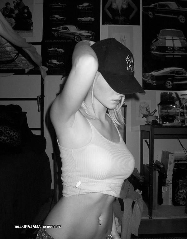 15P Pictures of hot and sexy girlfriends