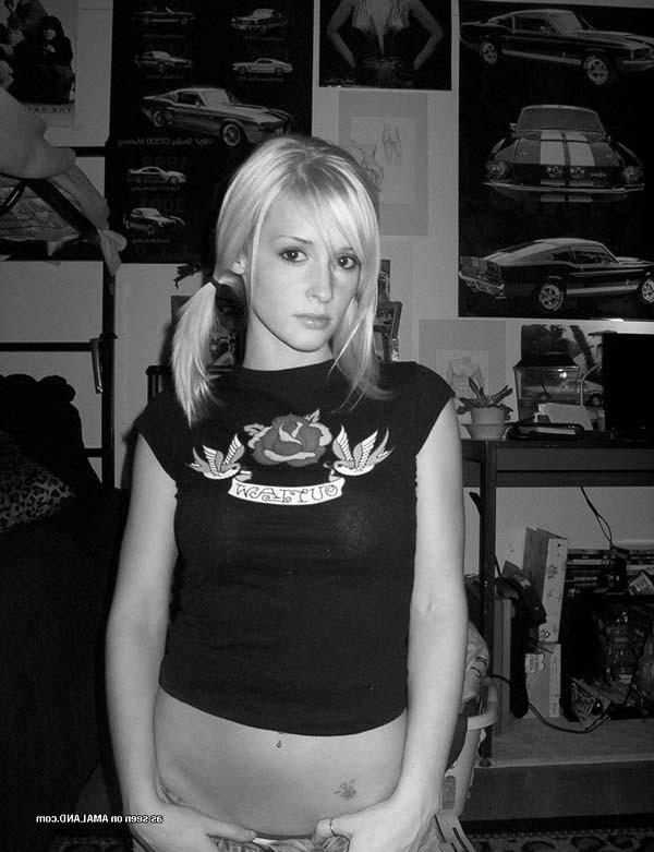 15P Pictures of hot and sexy girlfriends