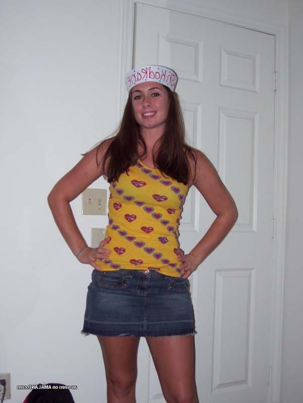 16P Nice collection of selfpics of hottie amateur Chelsea