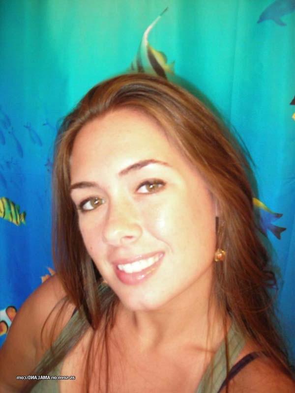 16P Nice collection of selfpics of hottie amateur Chelsea