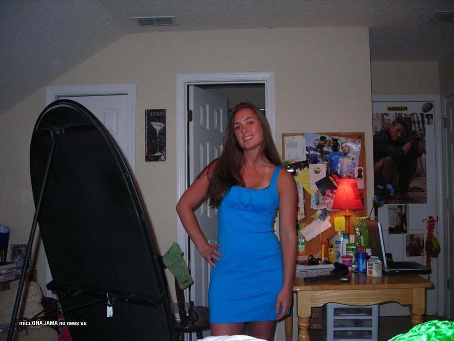 16P Nice collection of selfpics of hottie amateur Chelsea