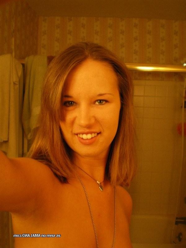 16P Nice hot selfpics of sexy amateur babes