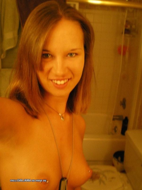 16P Nice hot selfpics of sexy amateur babes