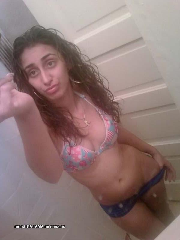 16P Photos of three amateur sexy GFs selfshooting