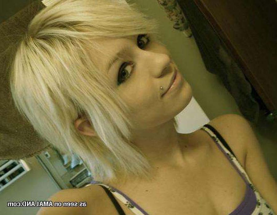 16P Nice collection of selfpics of pretty amateur hotties