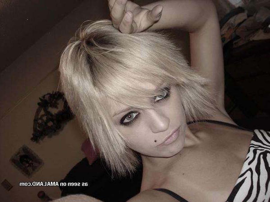 16P Nice collection of selfpics of pretty amateur hotties