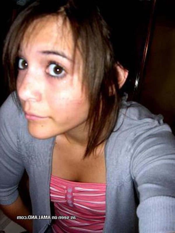 16P Collection of hot pictures of a sexy kinky chick