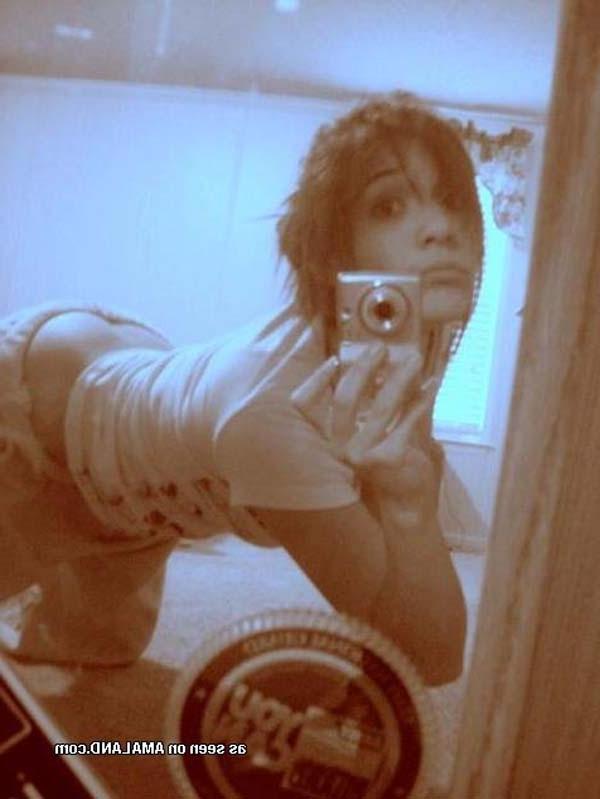 16P Collection of hot pictures of a sexy kinky chick
