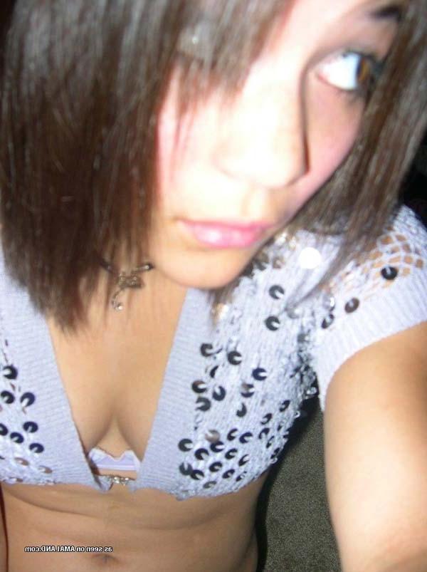 16P Collection of hot pictures of a sexy kinky chick