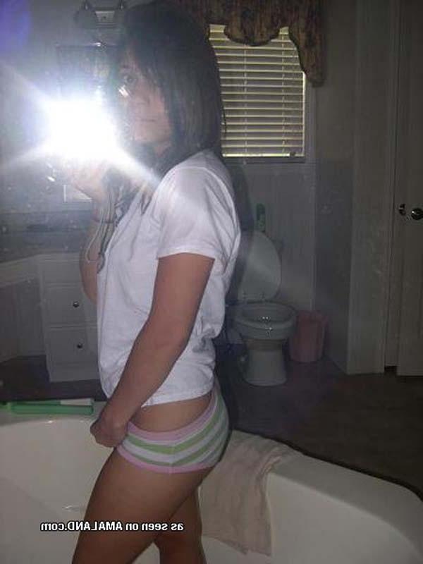 16P Collection of hot pictures of a sexy kinky chick