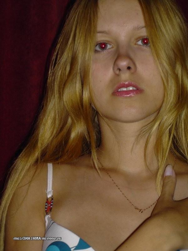 15P Nice and sizzling selfpics of gorgeous amateur girlfriends