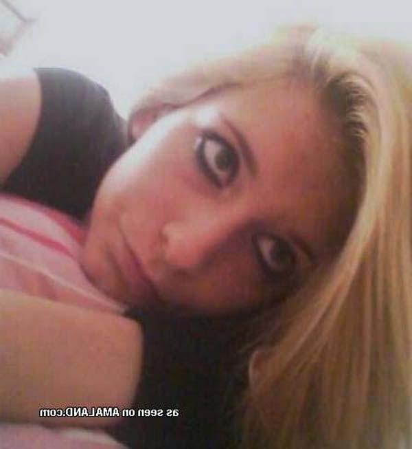 16P Flaming hot photos of pretty chicks camwhoring