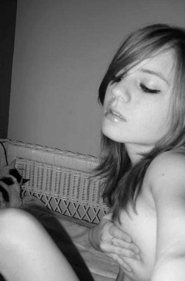 16P Flaming hot photos of pretty chicks camwhoring
