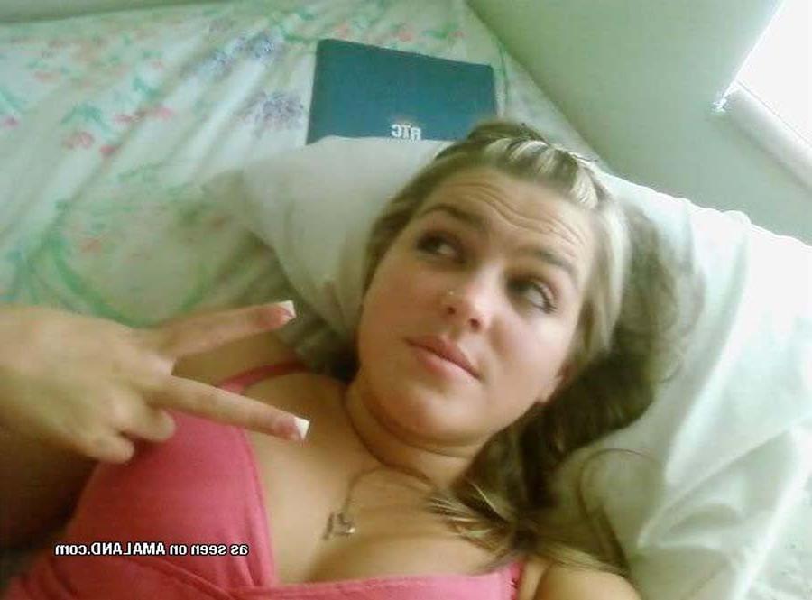 16P Pictures of a selfshooting vain prom queen