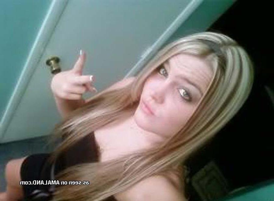 16P Pictures of a selfshooting vain prom queen