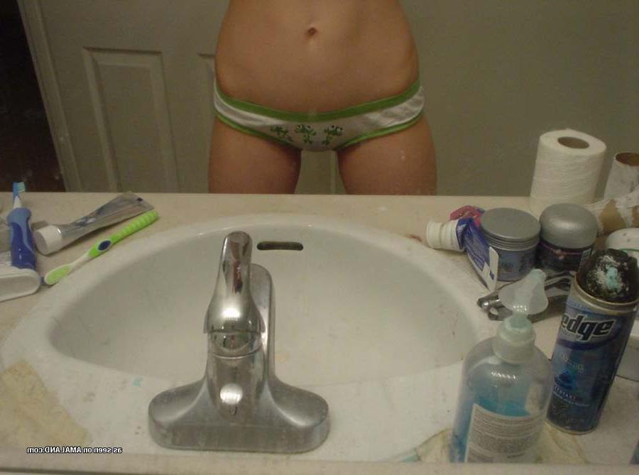 16P Photos of an amateur honey who has nice tits and hot buns