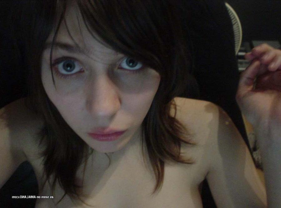 16P Photos of an amateur honey who has nice tits and hot buns