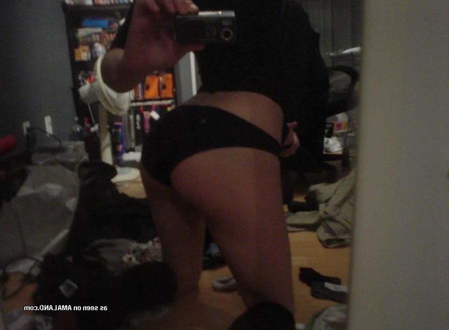 16P Photos of an amateur honey who has nice tits and hot buns