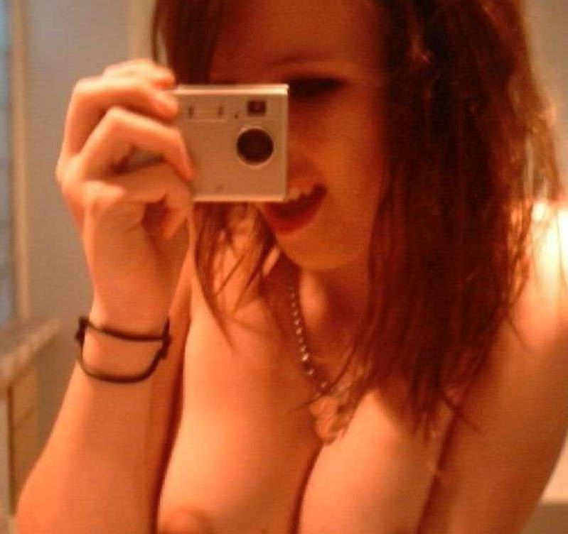 16P Pictures of busty Jill selfshooting