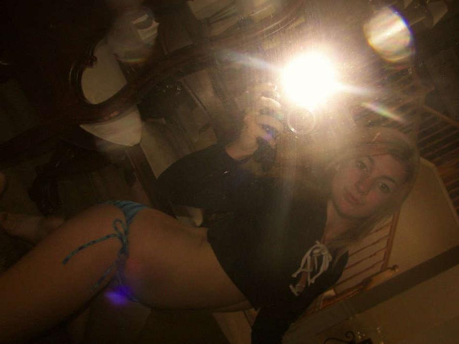 7P Pictures of sexy Joey selfshooting at home