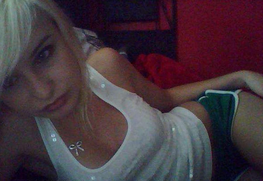 16P Nice collection of hot Alexi's selfpics